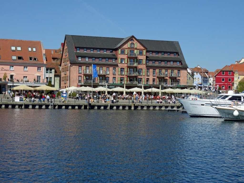Ferienwohnung "An Der Waterkant" Objekt Id 12050-0 Waren  Buitenkant foto