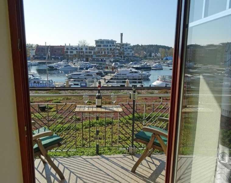 Ferienwohnung "An Der Waterkant" Objekt Id 12050-0 Waren  Buitenkant foto